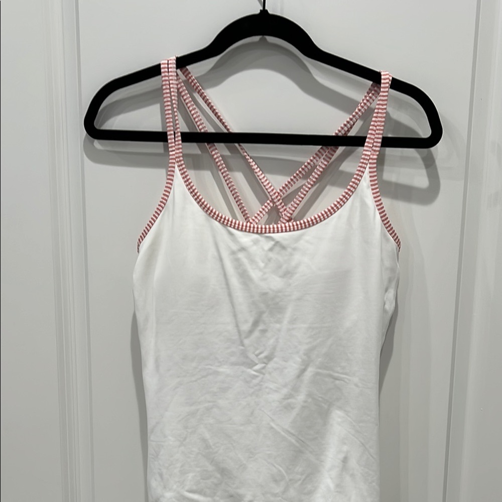Southern Tide White and Pink Striped Muscle Tee. NWOT🩷🩷🩷🩷